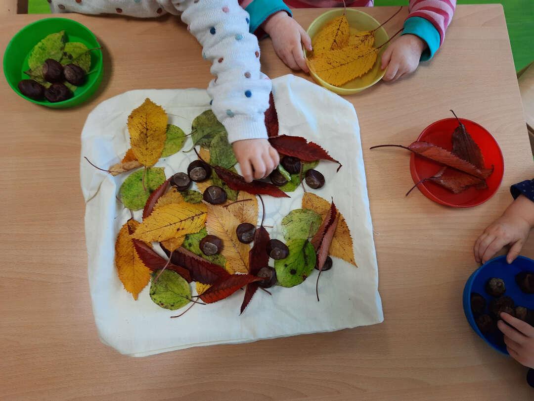 Kleinkinder basteln mit Naturmaterialien