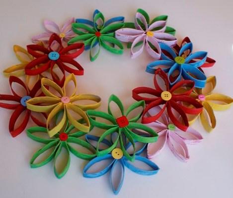 Blumenkranz aus Rollenblüten