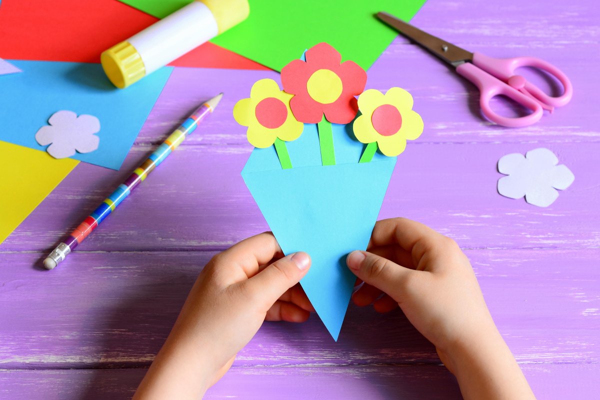 Bunter Papierblumenstrauß Kinder