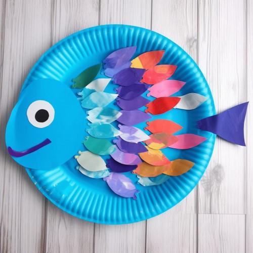 Bunter Pappteller Fisch gebastelt