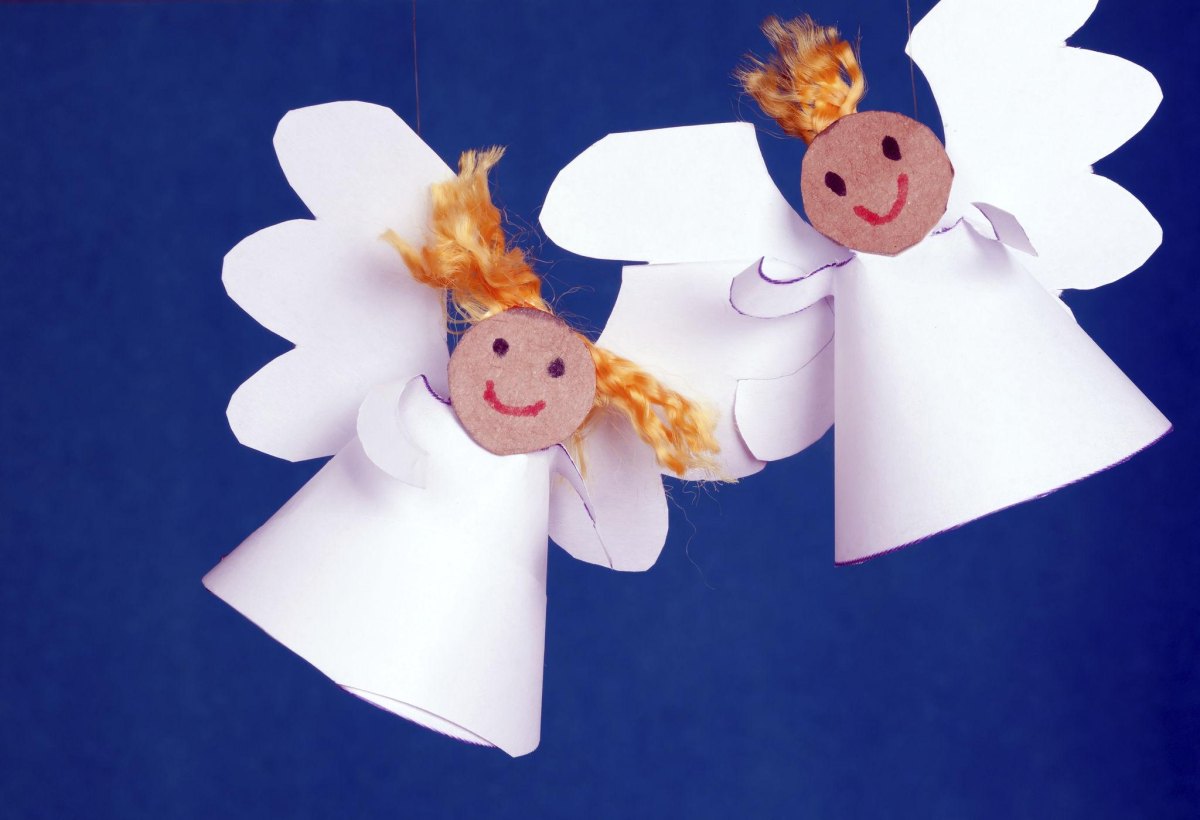 Papier Engel mit Wolle basteln