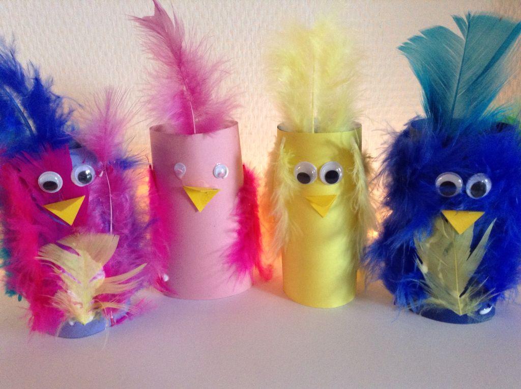 Frühlingsvogel aus Papprolle