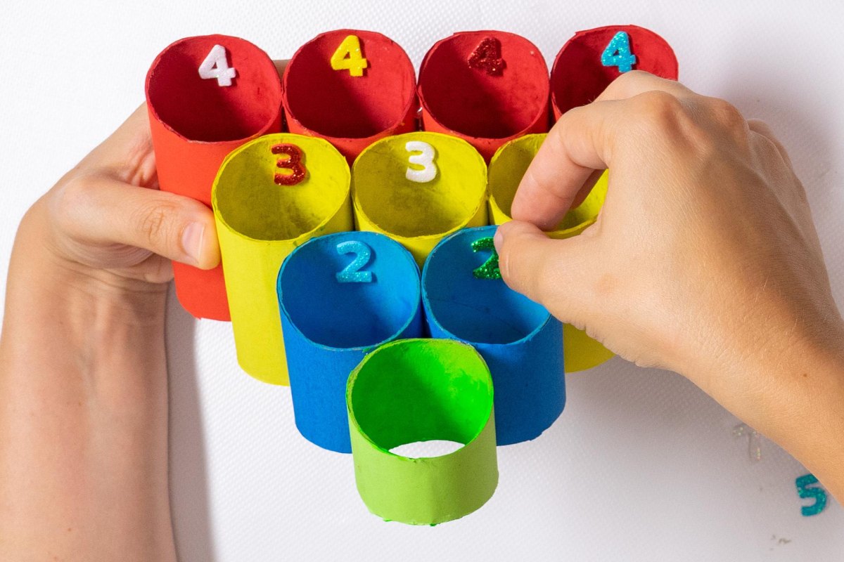 Klorollen Wurfspiel für Kinder basteln