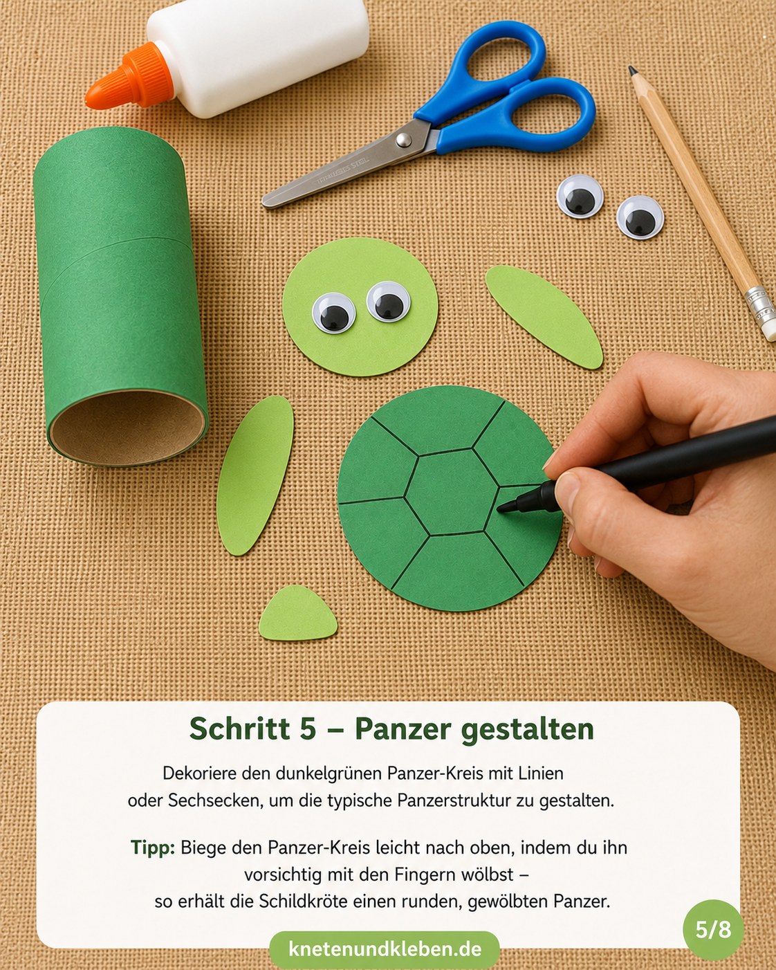 Der Panzer-Kreis wird mit Filzstift-Sechsecken bemalt und leicht nach oben gewölbt