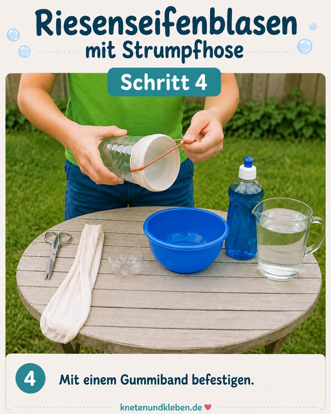 Ein Gummiband fixiert die Strumpfhose an der Flasche, damit die Riesenseifenblasen-Konstruktion hält.