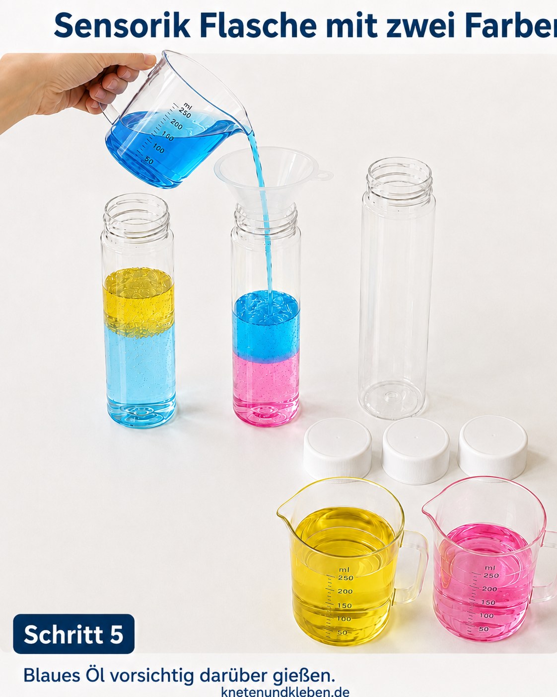 Blaues Öl legt sich als zweite Schicht über das pinke Wasser in der Sensorik-Flasche mit zwei Farben