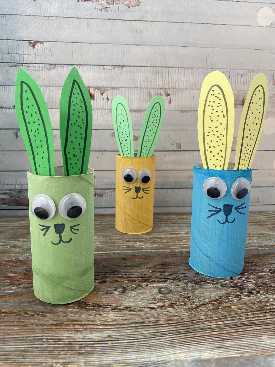 Osterhasen aus Klopapierrollen