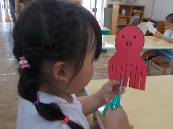 Papier Oktopus Tentakel ausschneiden